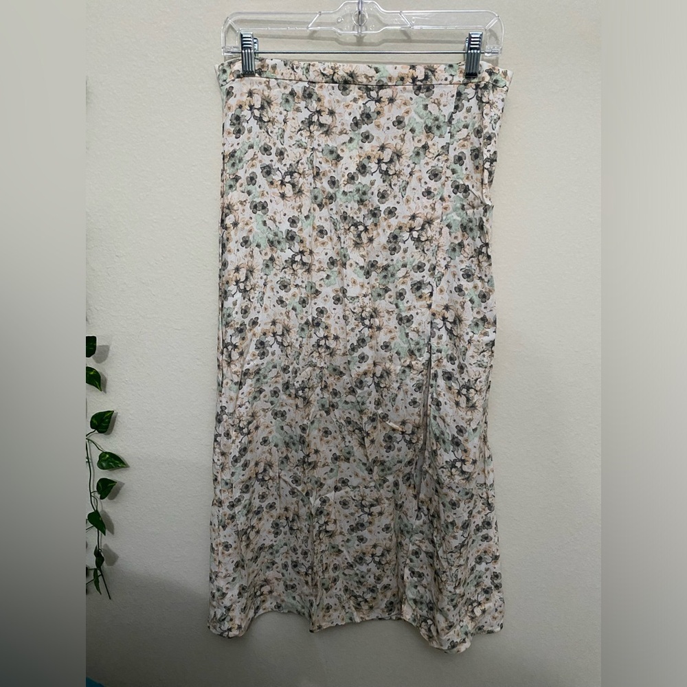H&M Beige/Tan Floral Skirt